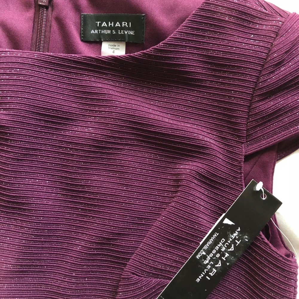 Tahari
Ribbed Metallic Sheath Dress - Picture 5 of 5